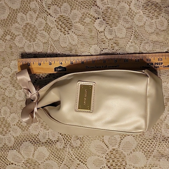 Jentry Kelley Makeup Bag - Picture 4 of 7